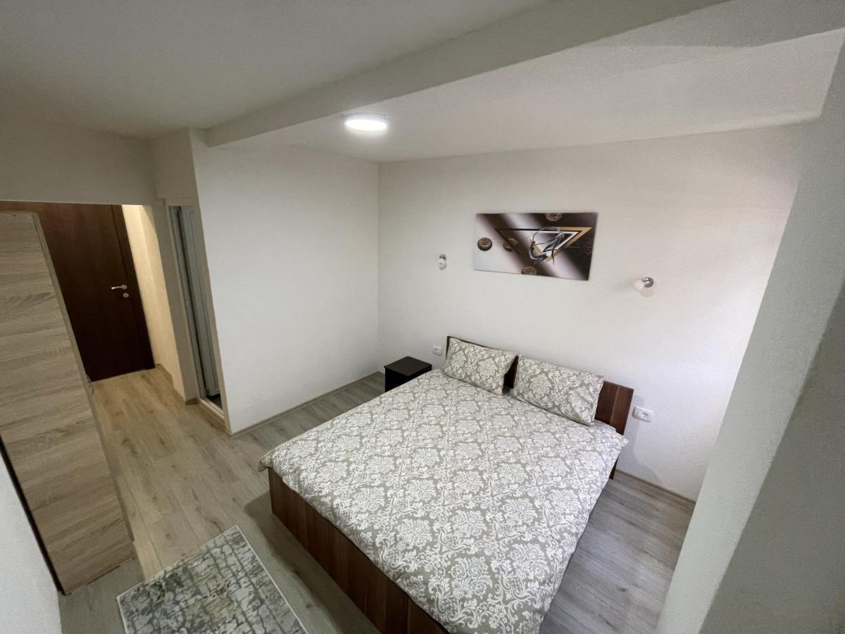 Vila 5 Hotel Prilep Eksteriør billede